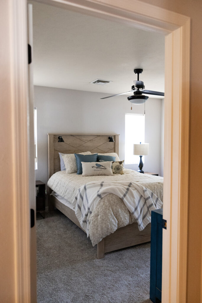 Pinetop Cabin Rental Bedroom